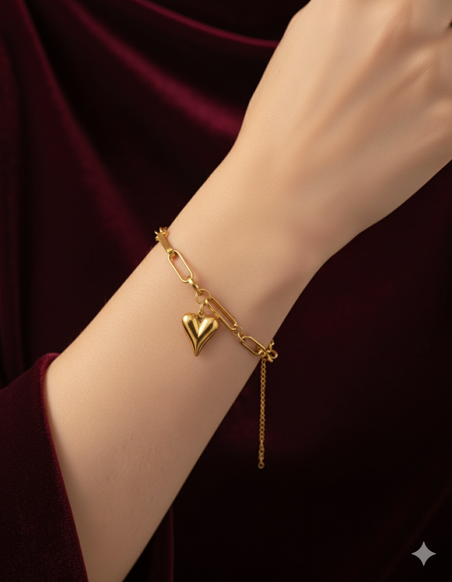 Heart-Theme Gold-Plated Bracelet – Elegant & Anti-Tarnish Style