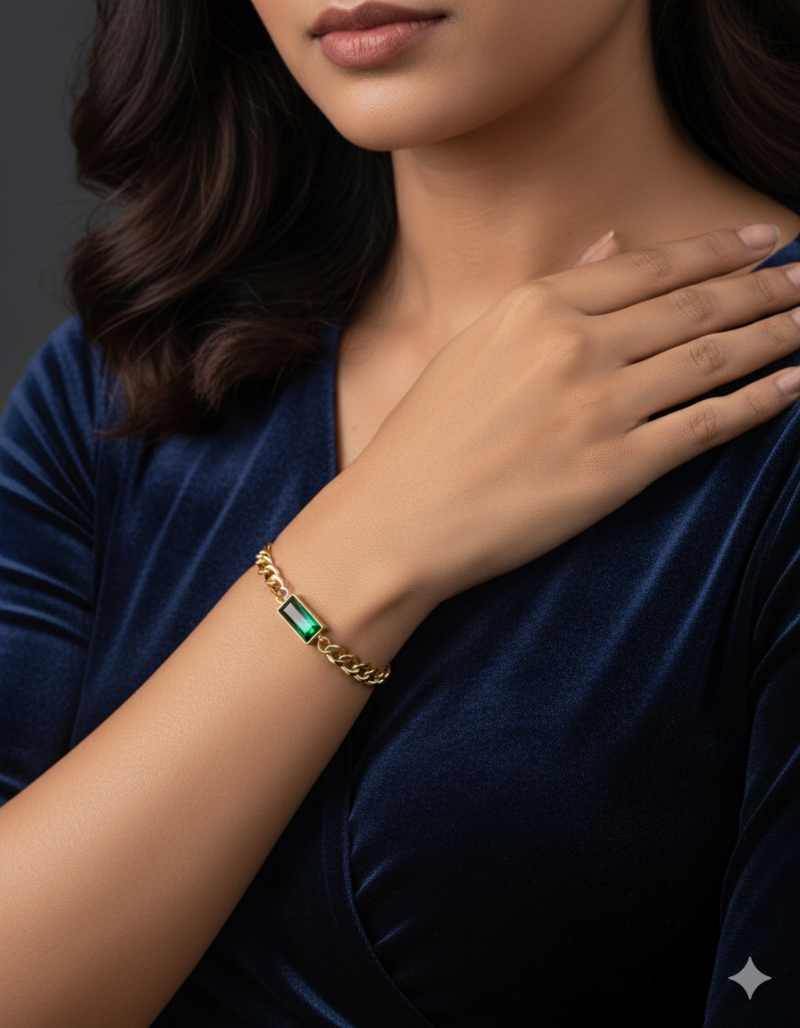Shimmering Crystal Stretch Bracelet – Elegant Sparkle Accent