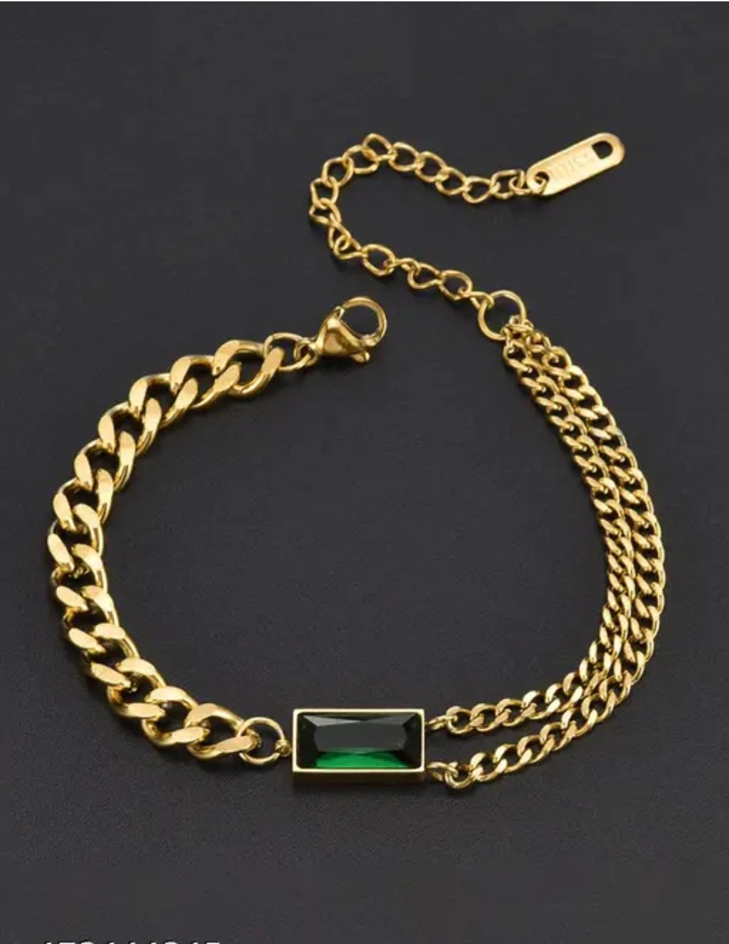 Gilded Heart-Link Bracelet – Elegant Gold-Tone Charm